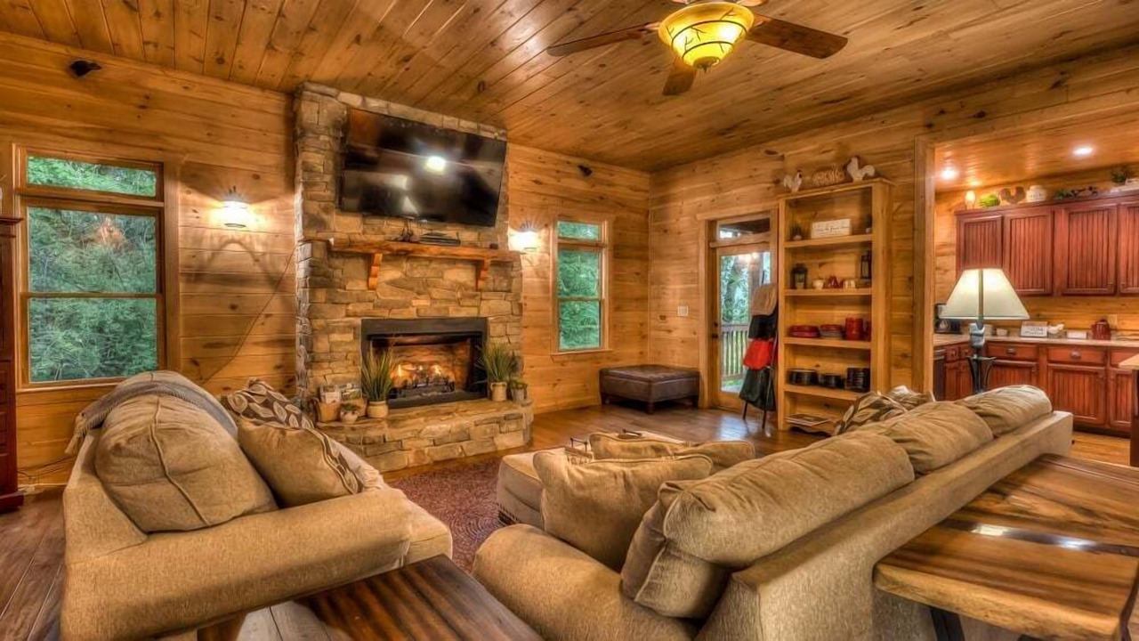 Photo of Livingroom in Foxfire Estates