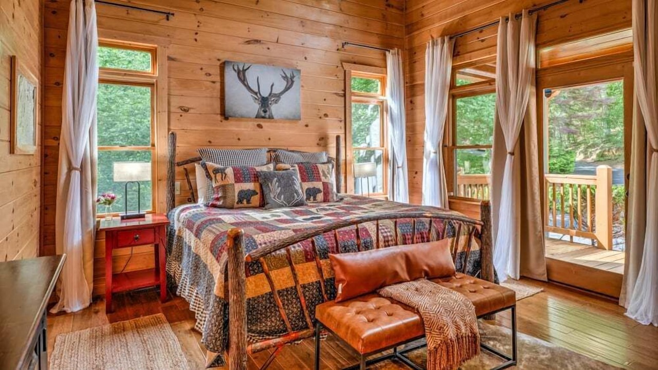 Photo of Bedroom in Foxfire Estates