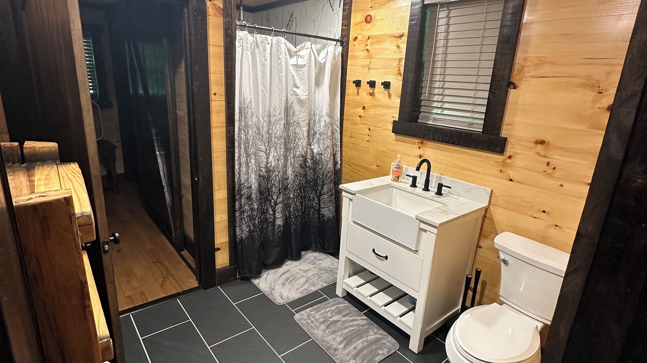 Photo of Bathroom in Murray