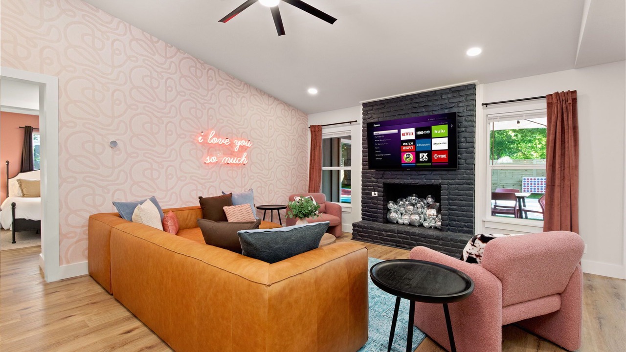 Photo of Livingroom in North Austin Civic Association