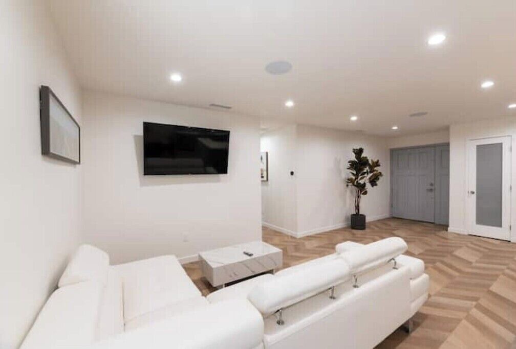 Photo of Livingroom in Woodland Hills