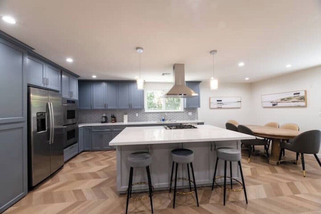 Photo of Kitchen in Woodland Hills