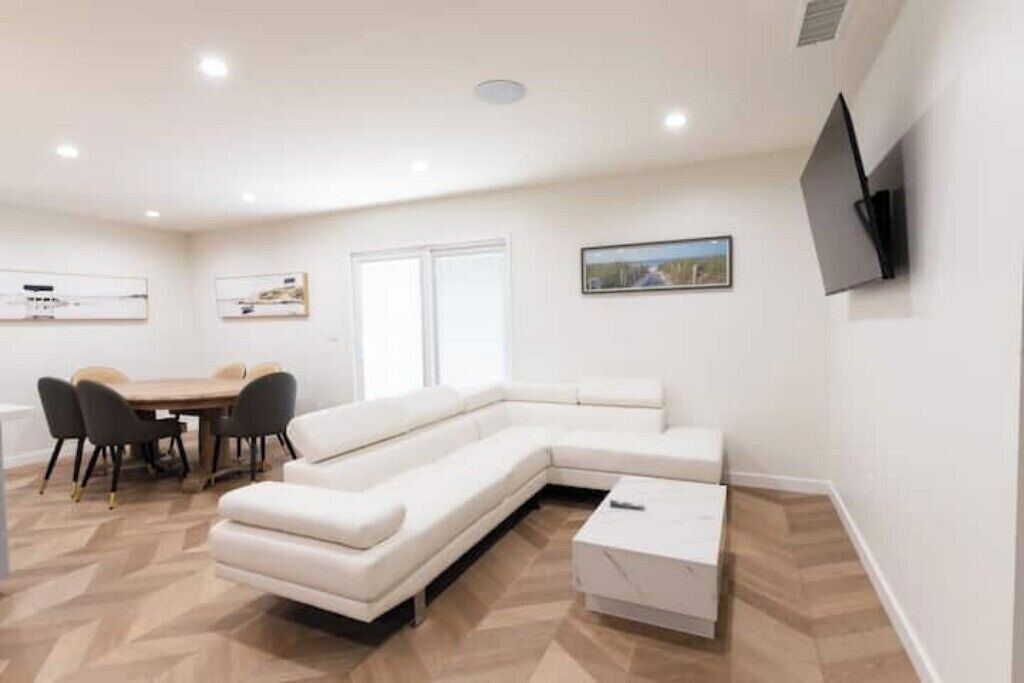 Photo of Livingroom in Woodland Hills