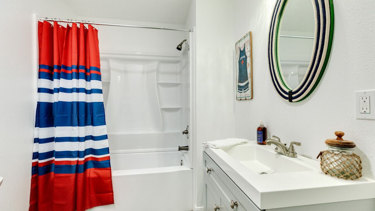 Photo of Bathroom in Jamaica Beach