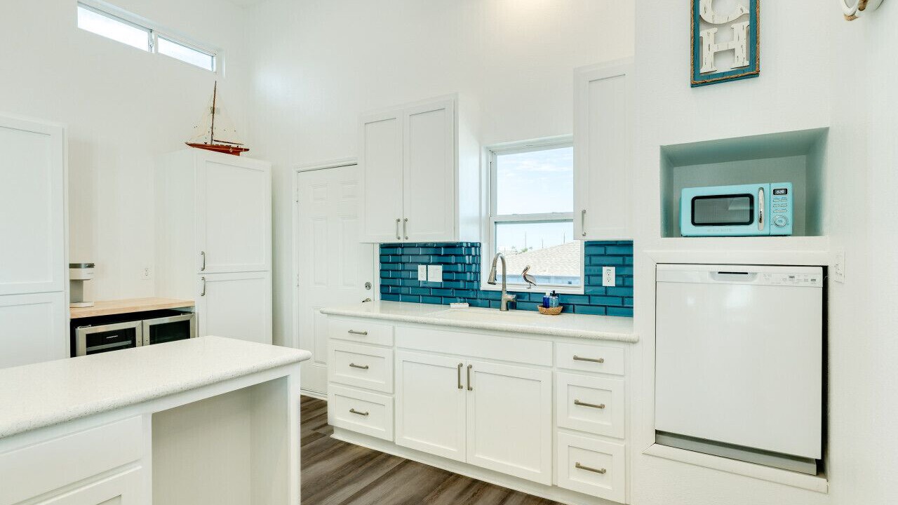 Photo of Kitchen in Jamaica Beach