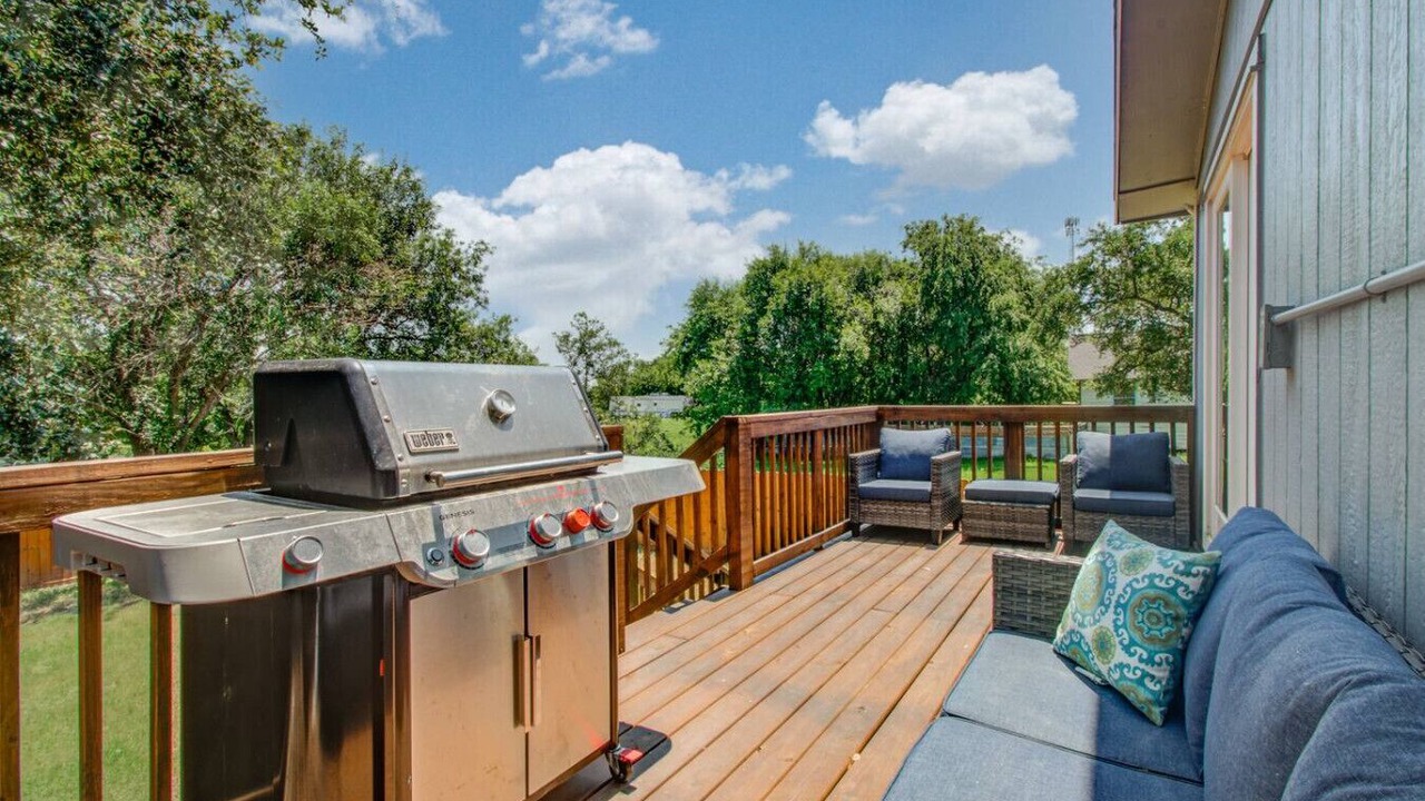 Photo of Patio Balcony in Hitchcock