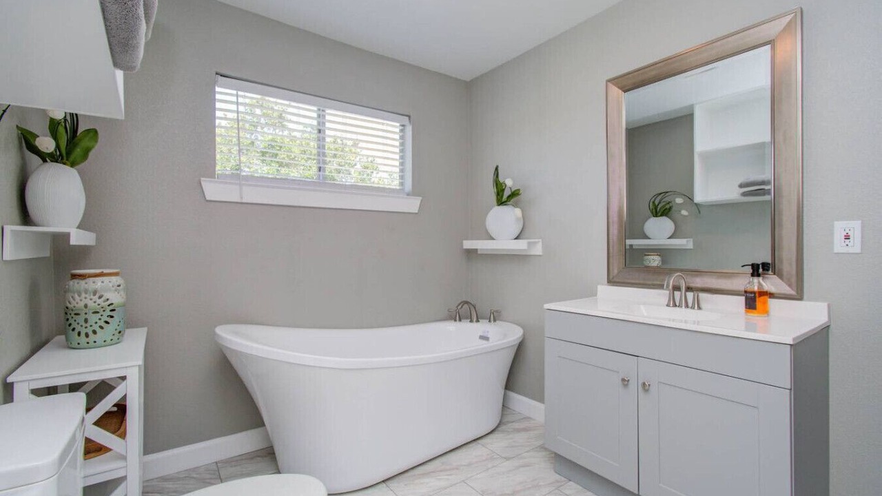 Photo of Bathroom in Hitchcock
