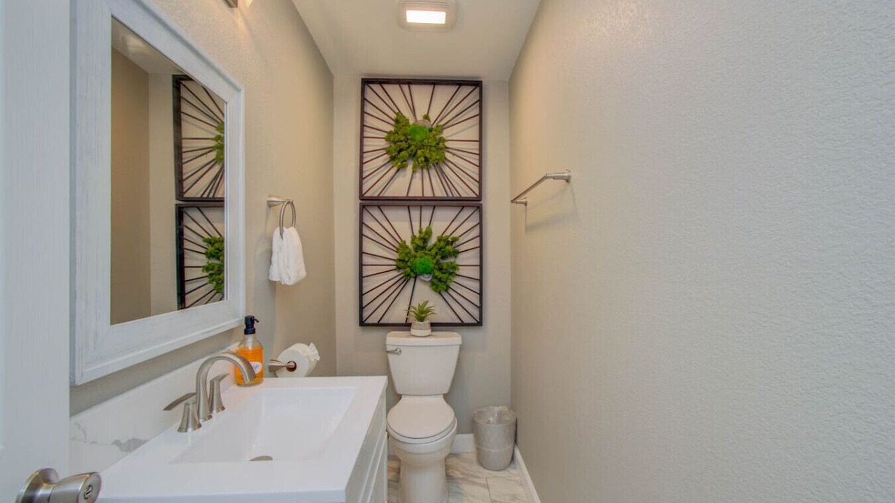 Photo of Bathroom in Hitchcock