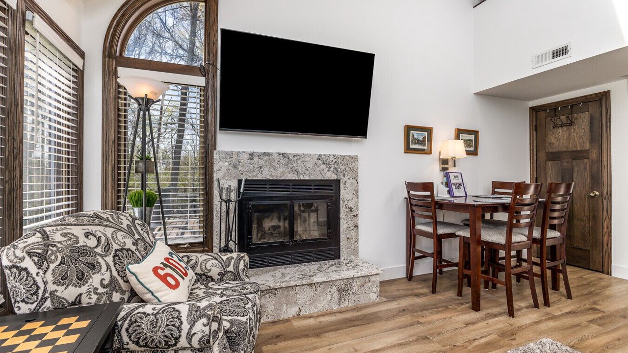 Photo of Livingroom in The Galena Territory