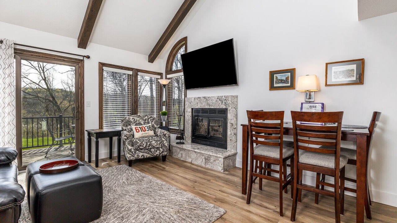 Photo of Livingroom in The Galena Territory