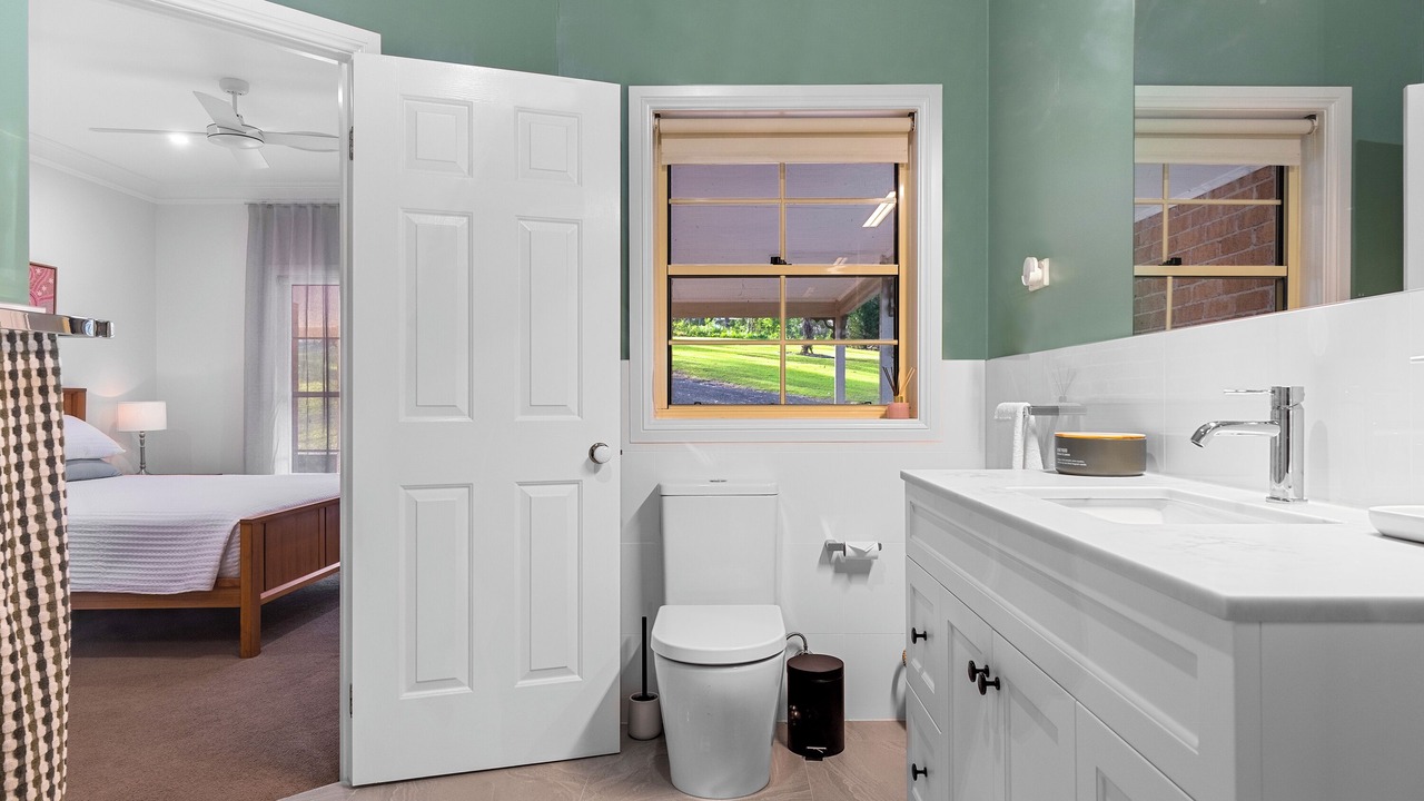 Photo of Bathroom in Blaxlands Ridge