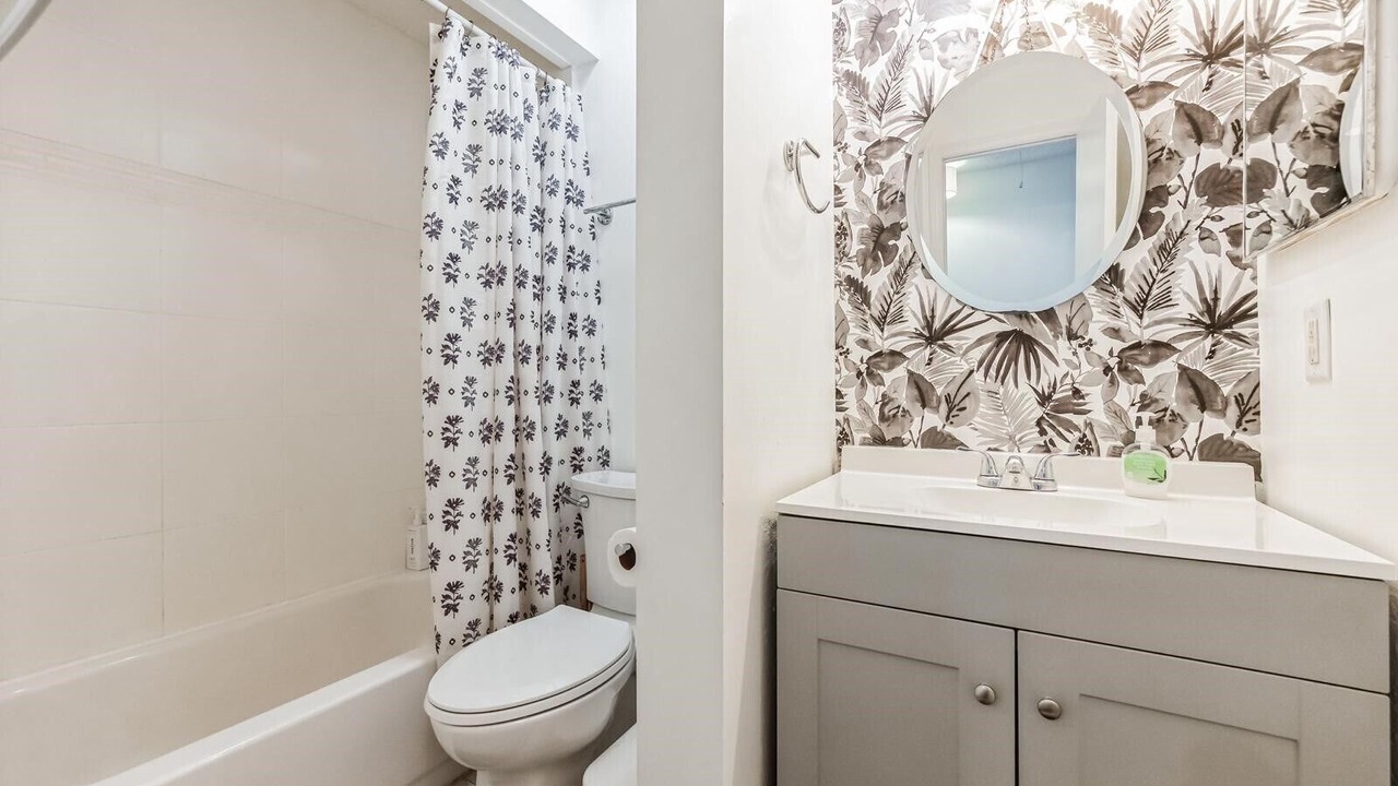 Photo of Bathroom in Truckland