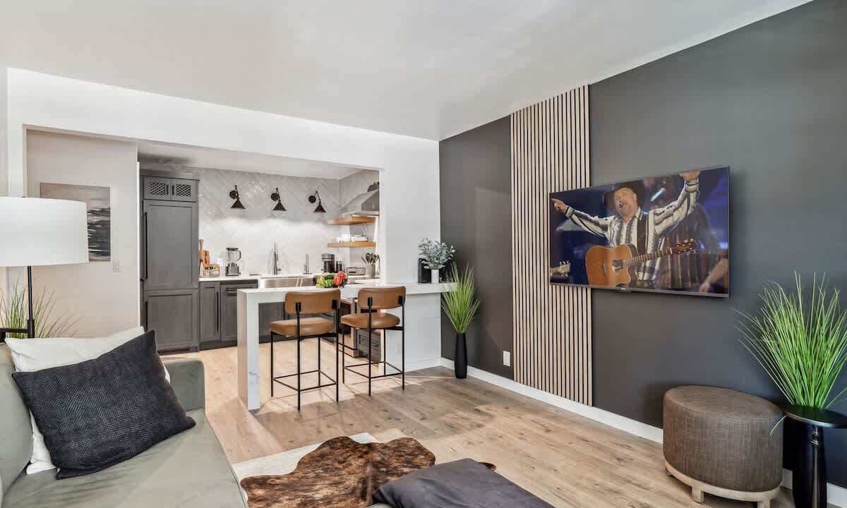 Photo of Bedroom in Music Row