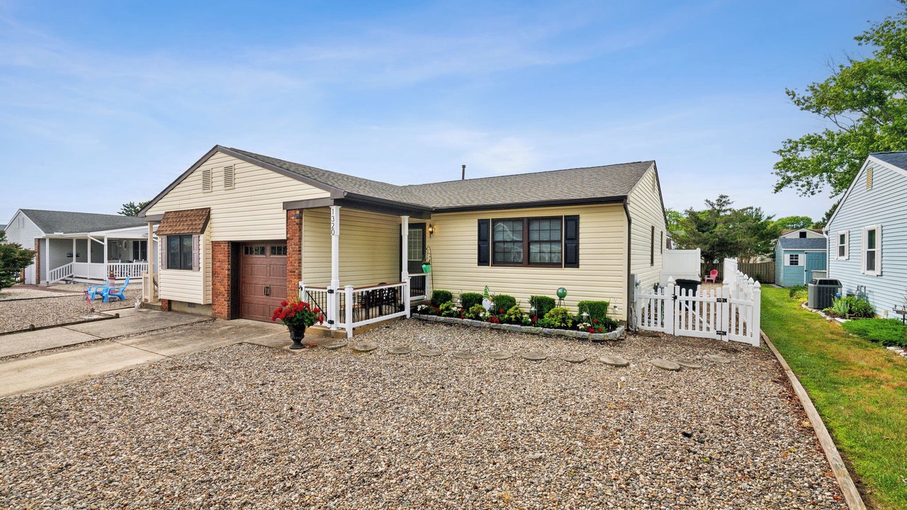 Photo of Outdoor in Village Green