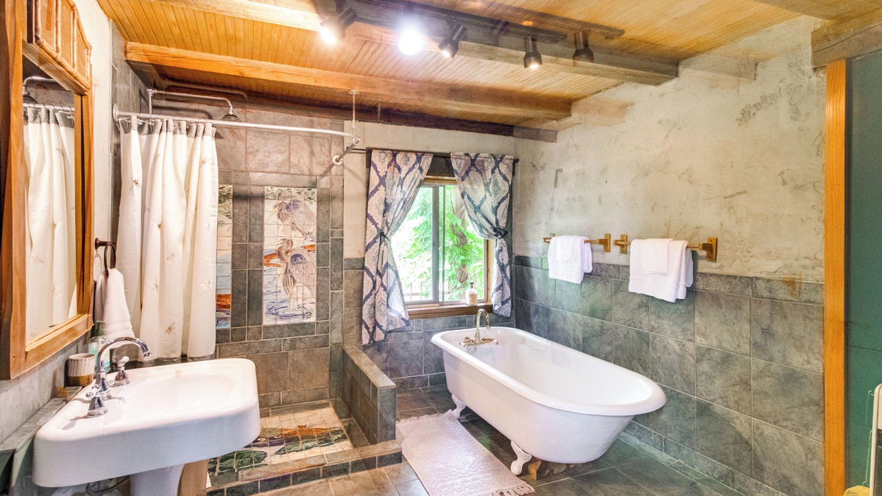 Photo of Bathroom in Calico Rock