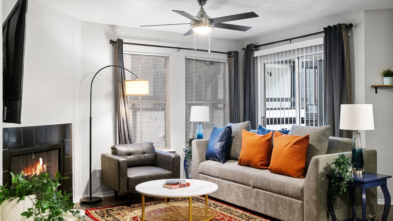Photo of Livingroom in University Hills and Windsor Park