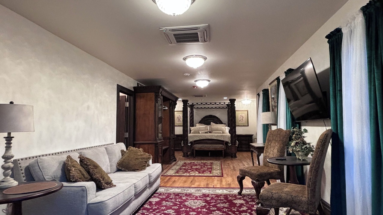 Photo of Livingroom in Excelsior Springs