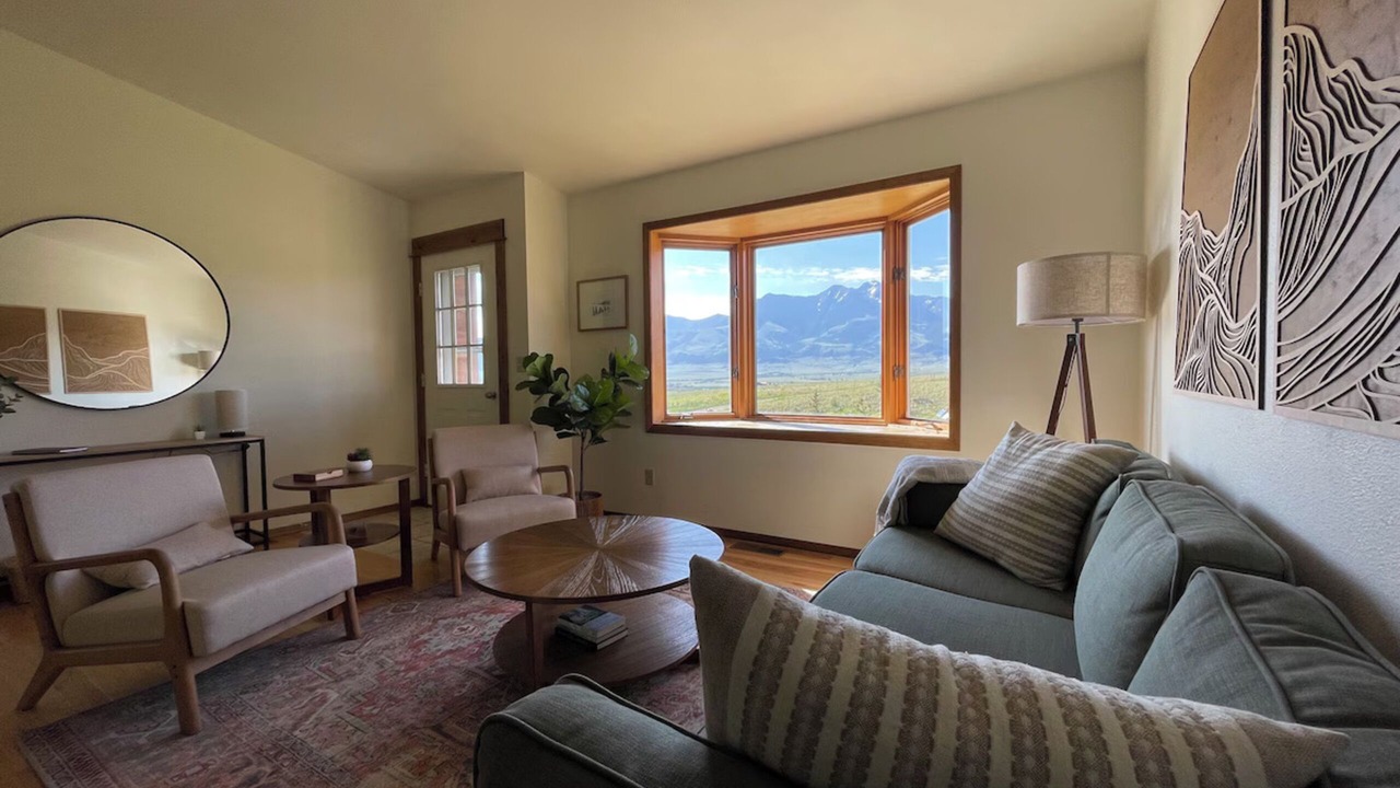 Photo of Livingroom in Emigrant