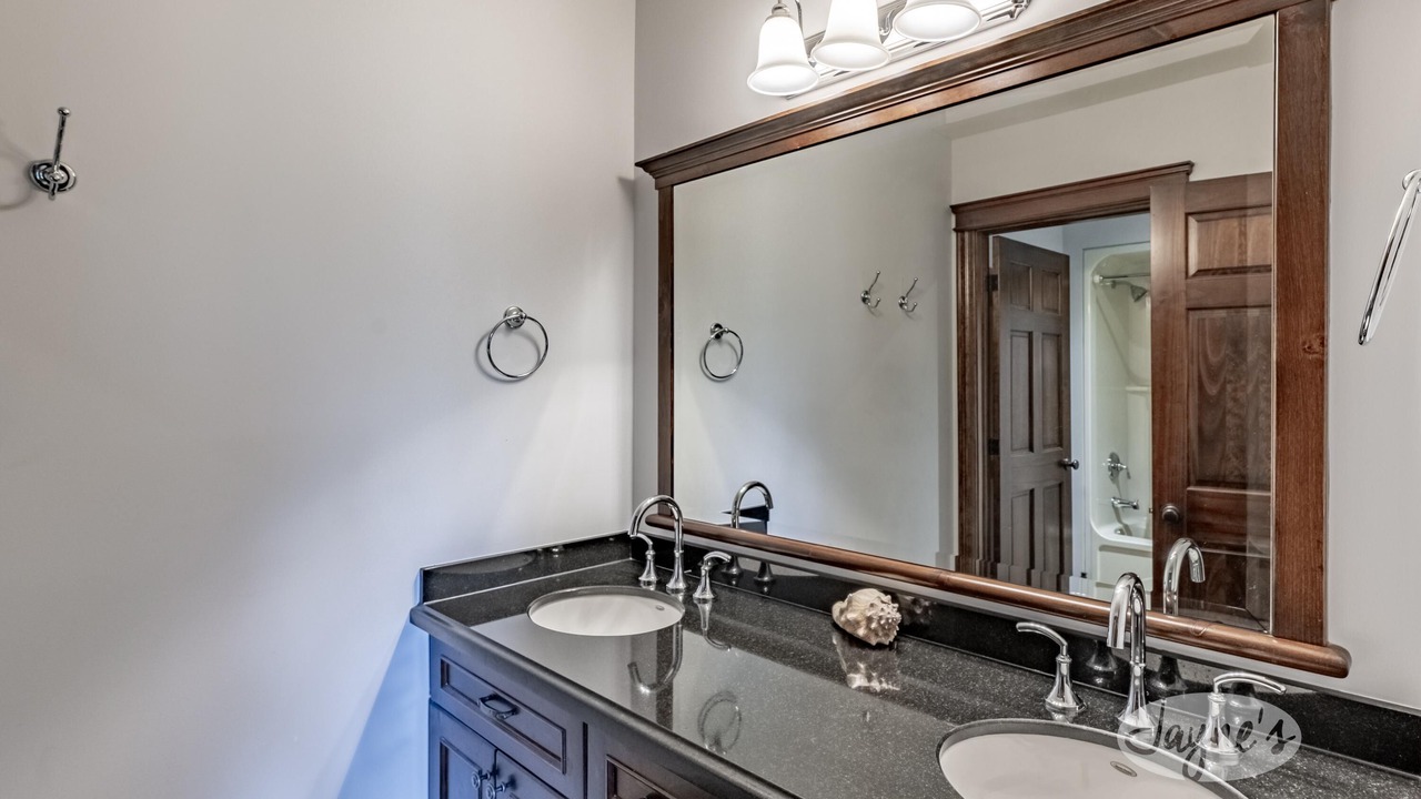 Photo of Bathroom in Craigleith