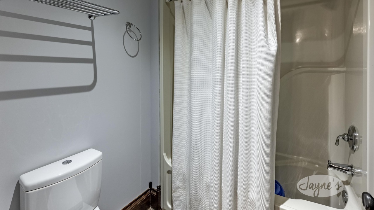 Photo of Bathroom in Craigleith
