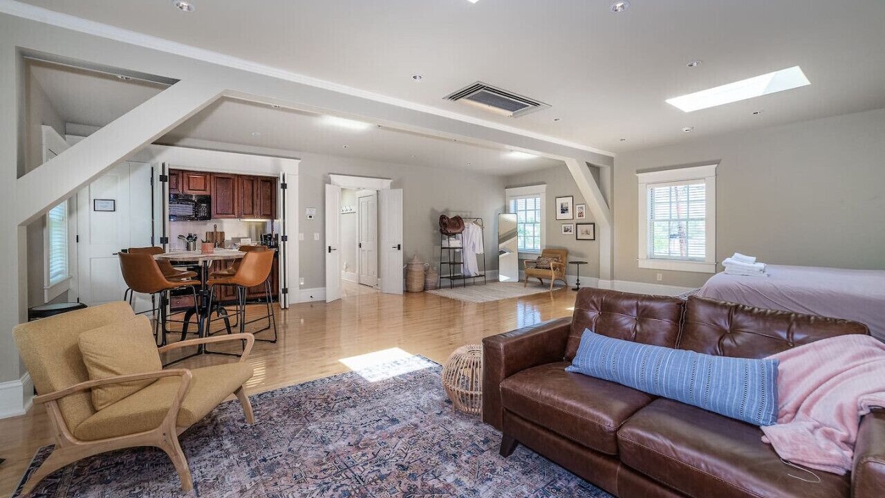 Photo of Livingroom in Lexington