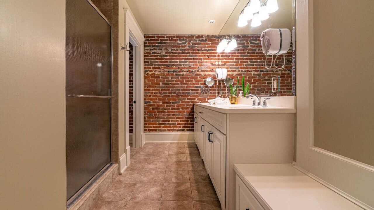 Photo of Bathroom in Lexington
