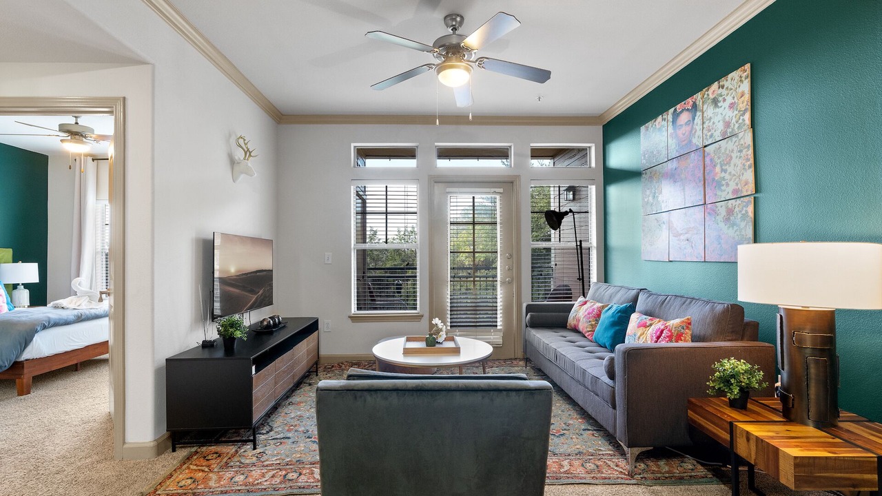 Photo of Livingroom in McNeil