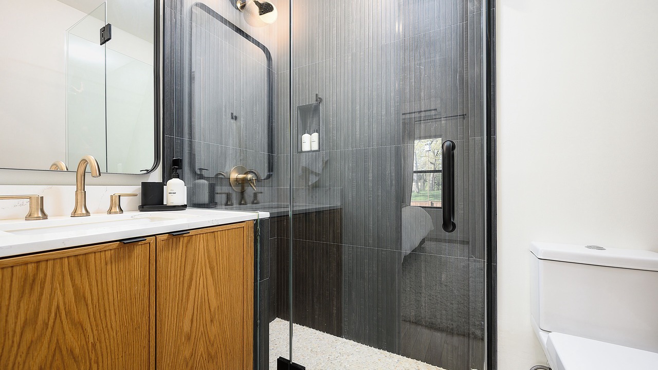 Photo of Bathroom in Tool