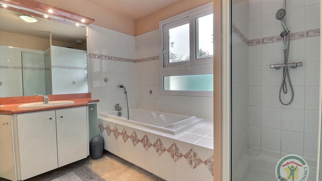 Photo of Bathroom in Parigne