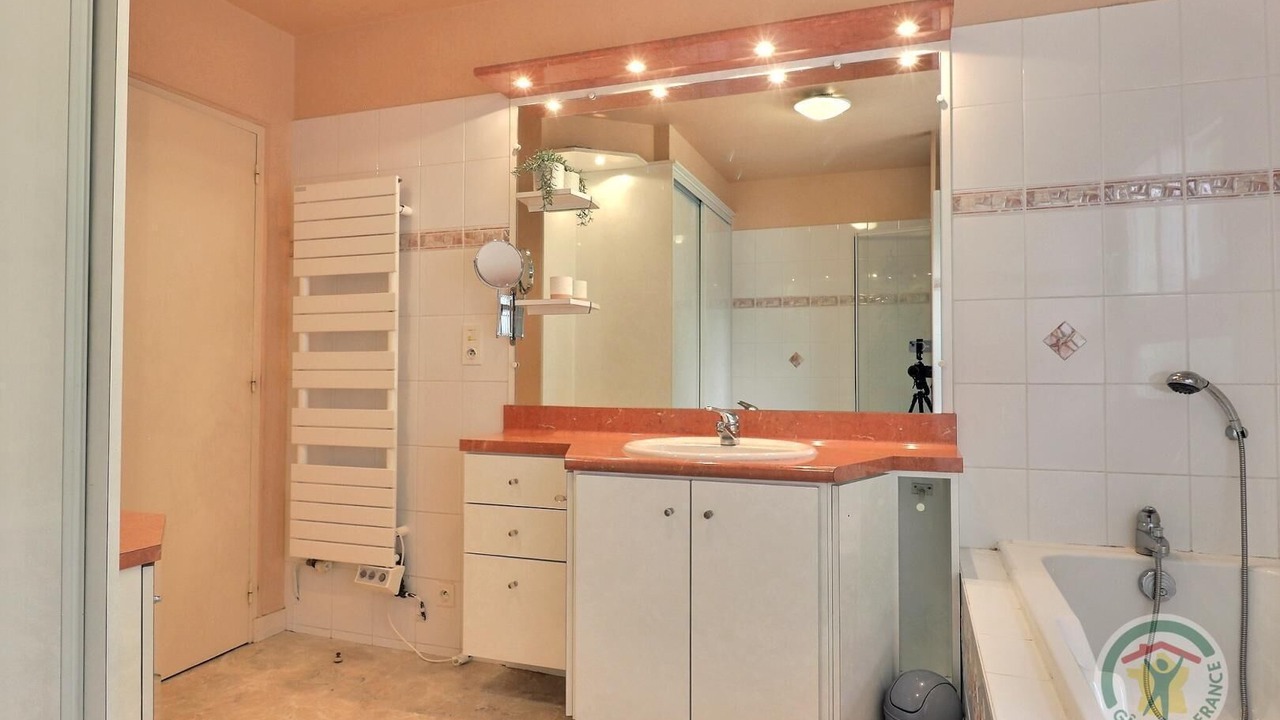 Photo of Bathroom in Parigne