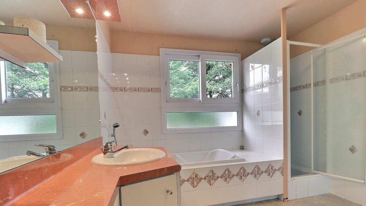 Photo of Bathroom in Parigne