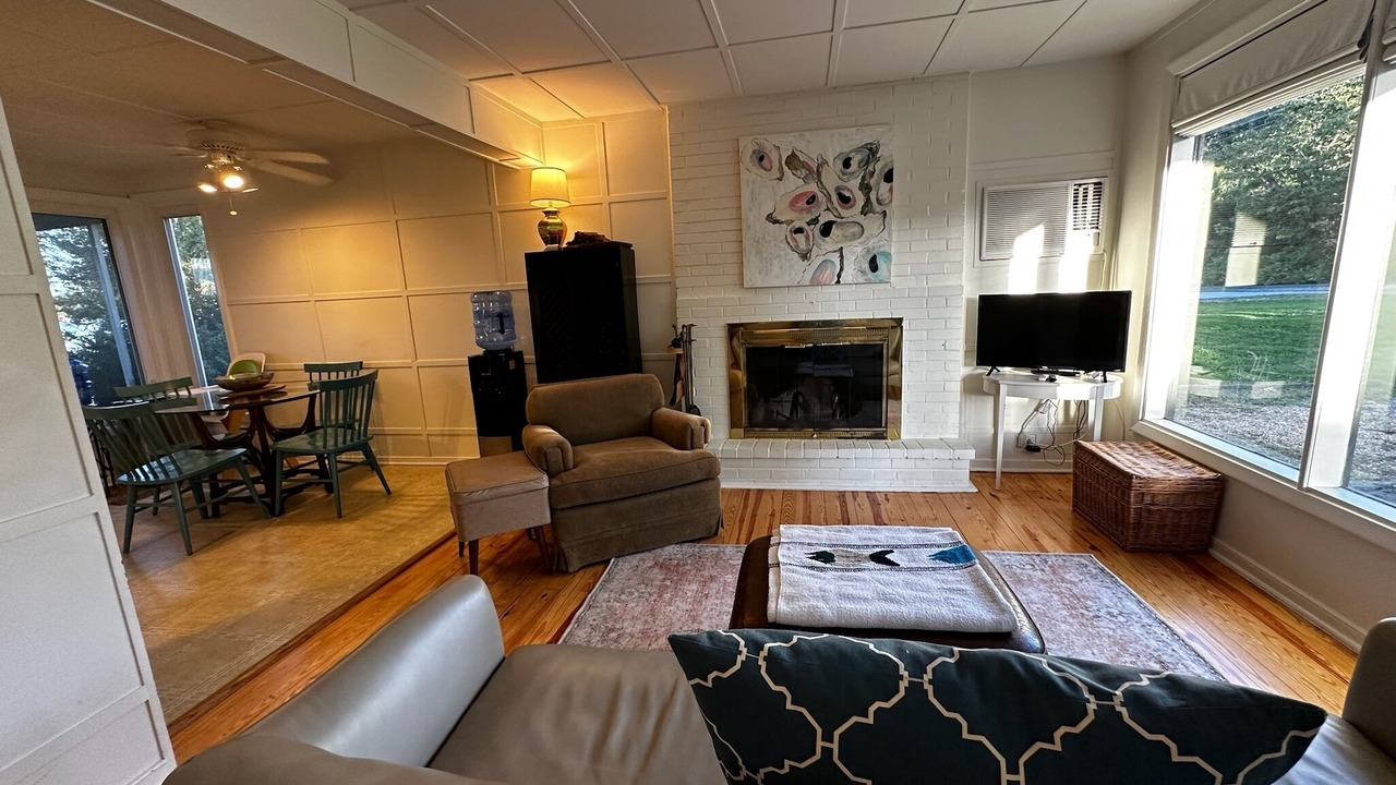 Photo of Livingroom in Dutton