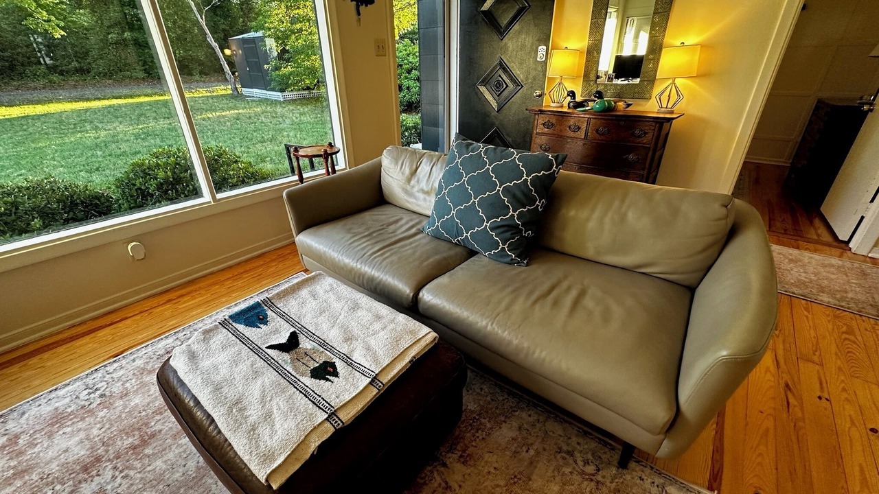 Photo of Livingroom in Dutton