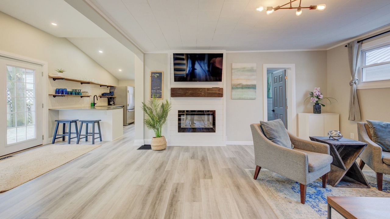 Photo of Livingroom in Grand Bend