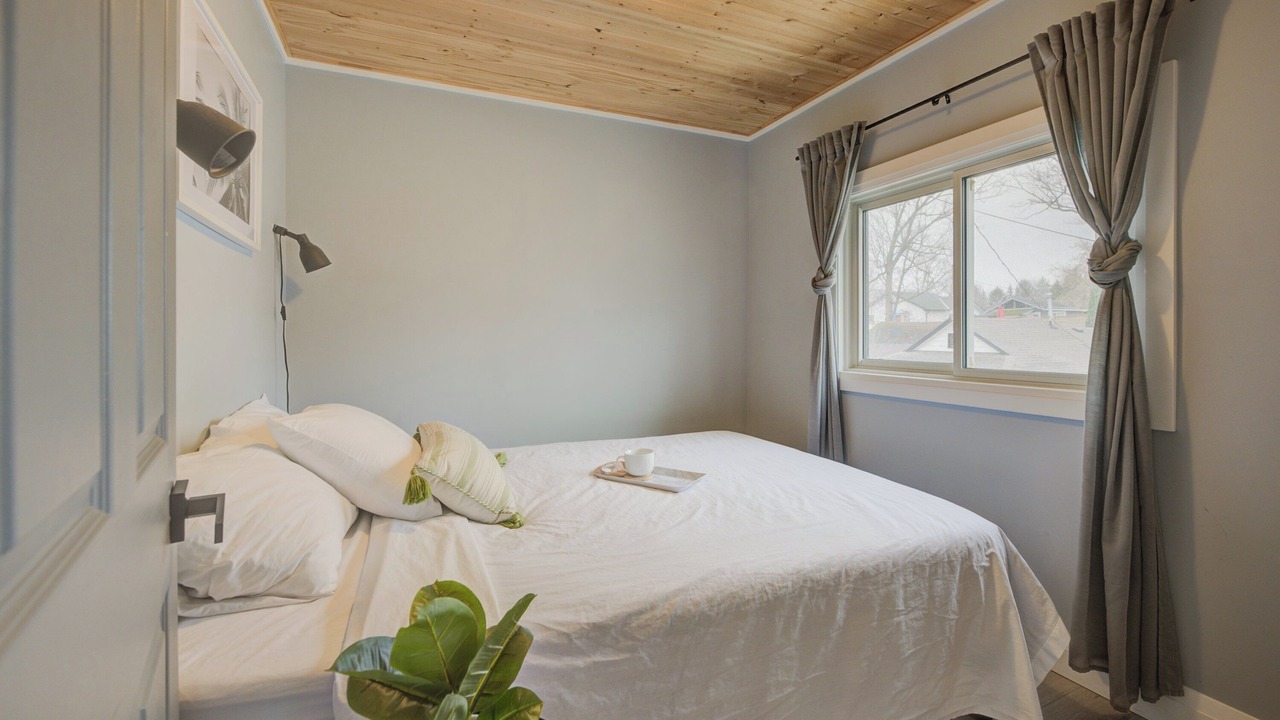 Photo of Bedroom in Grand Bend