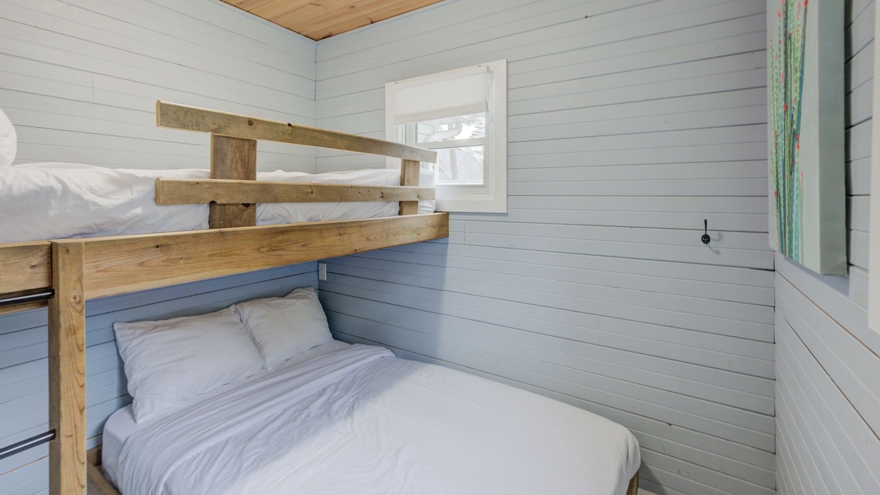 Photo of Bedroom in Grand Bend