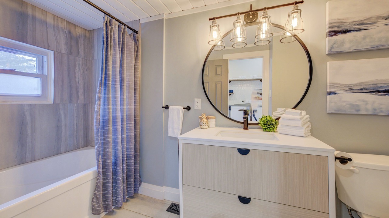 Photo of Bathroom in Grand Bend