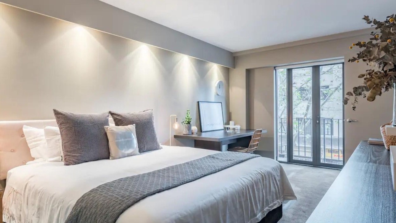 Photo of Others in Elizabeth Bay