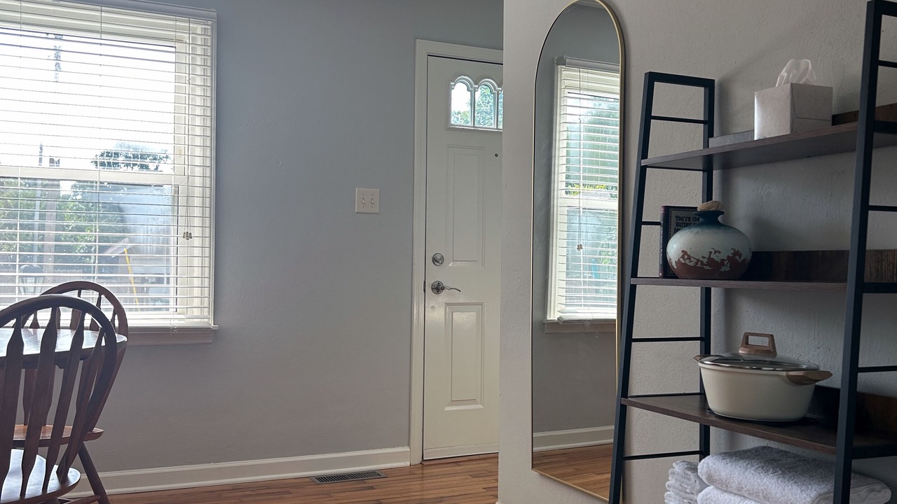 Photo of Livingroom in Champaign