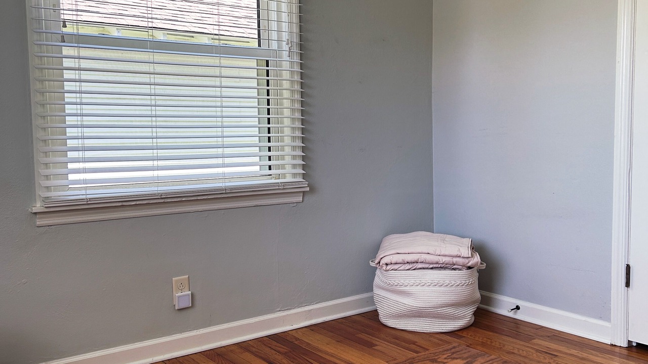 Photo of Livingroom in Champaign