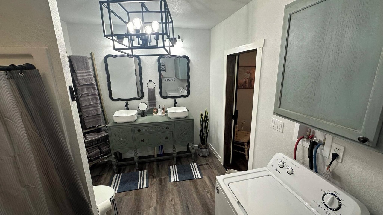 Photo of Bathroom in Long Pine