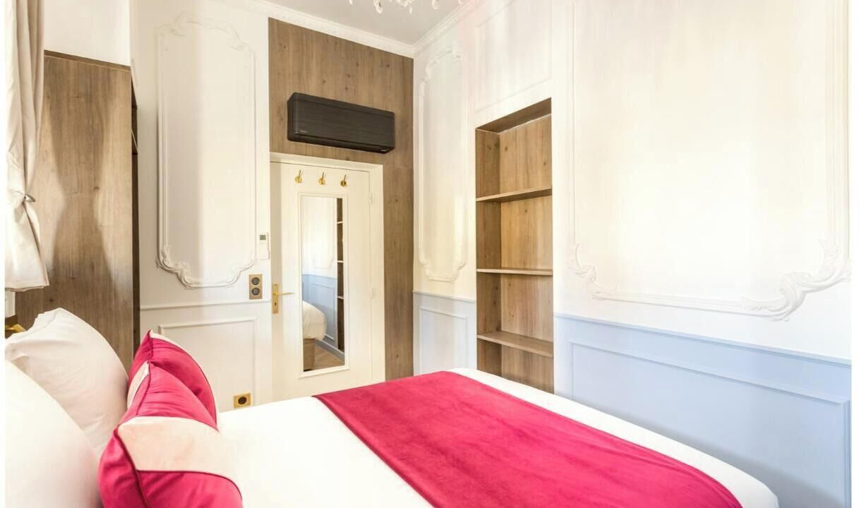 Photo of Bedroom in Arts-et-Metiers