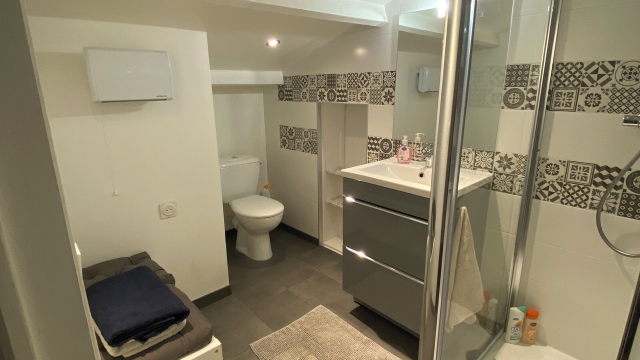 Photo of Bathroom in Lunel