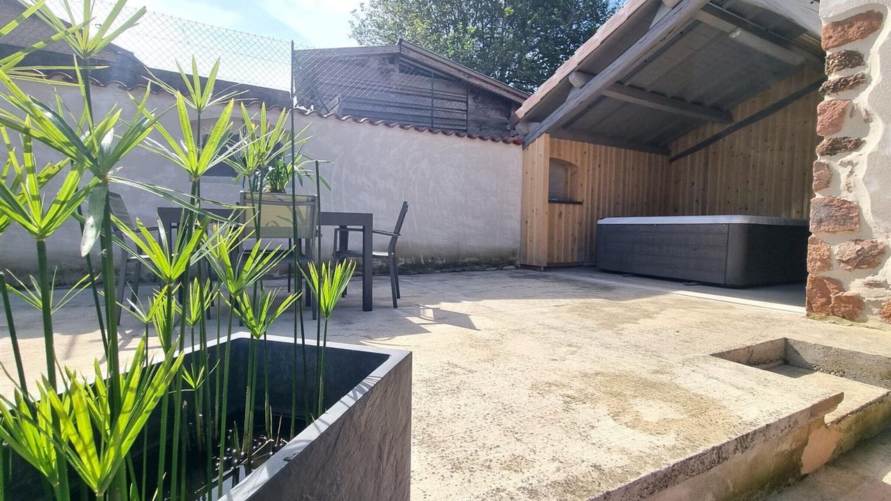 Photo of Patio Balcony in Notre-Dame-de-Boisset