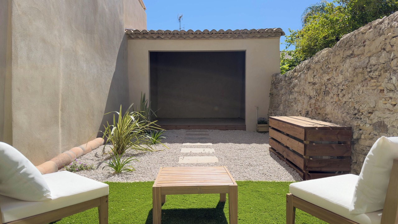 Photo of Patio Balcony in Aigues-Mortes Medieval City