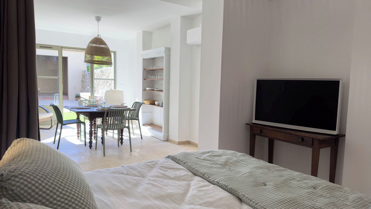 Photo of Bedroom in Aigues-Mortes Medieval City