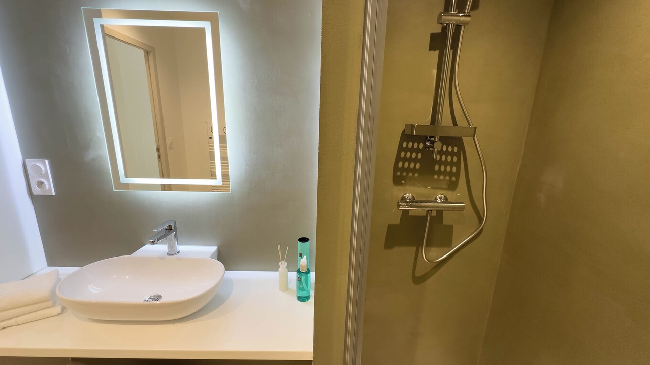 Photo of Bathroom in Aigues-Mortes Medieval City