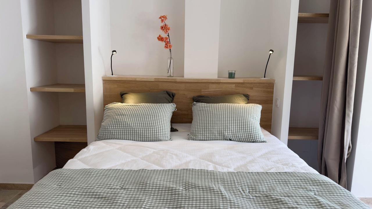 Photo of Bedroom in Aigues-Mortes Medieval City