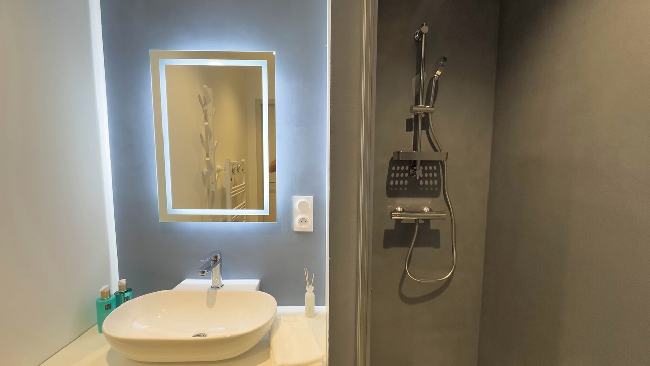 Photo of Bathroom in Aigues-Mortes Medieval City