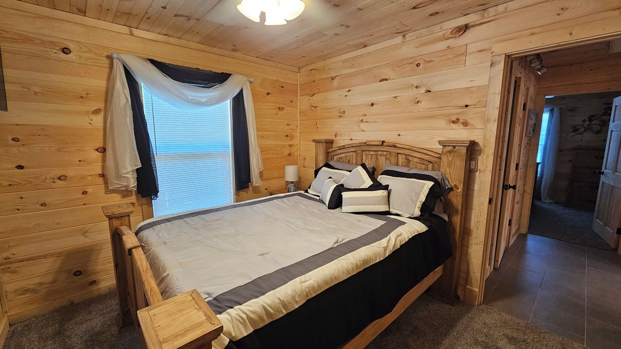 Photo of Bedroom in Tunnel Hill